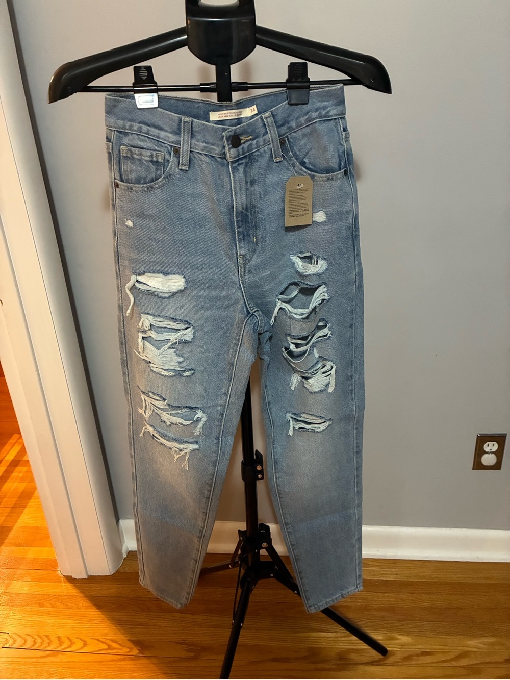 Levi's Light Blue High-Rise Distressed Women's Jeans